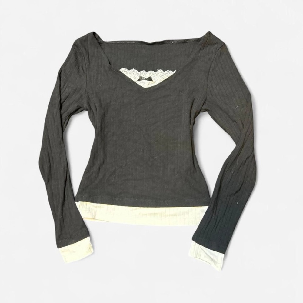 Gray and White Fitted Long Sleeve Blouse